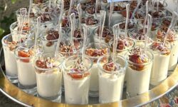 Crema de ajo blanco y tataki de atún rojo